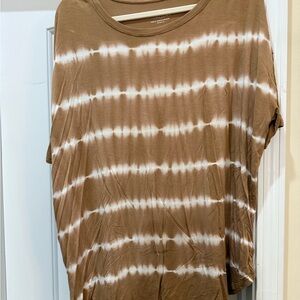 Time and Tru Brown and White Tie-Dye Short Sleeve Top